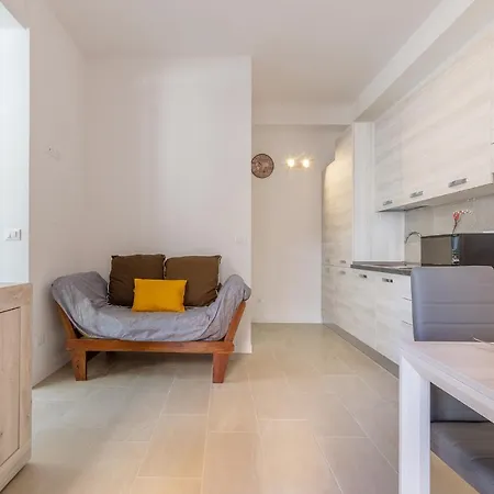 San Donato Fiere Essential Apartment W/Parking Bologna Exterior photo