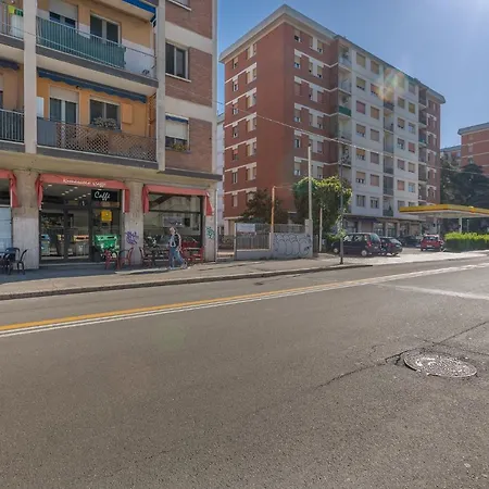San Donato Fiere Essential Apartment W/Parking Bologna Exterior photo